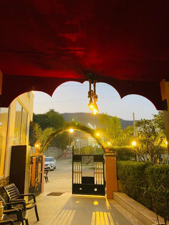 The Indraj Palace Hotel Τζαϊπούρ Εξωτερικό φωτογραφία